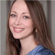 Insegnante di recitazione e narrazione e acting coach. Italiano e Inglese. Scuola realista americana. Cinema e Teatro